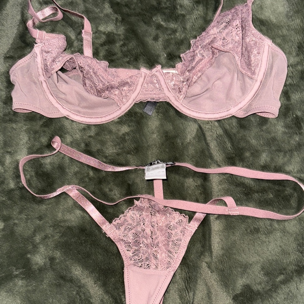 VENUS Soft Pink Lace Bra Set